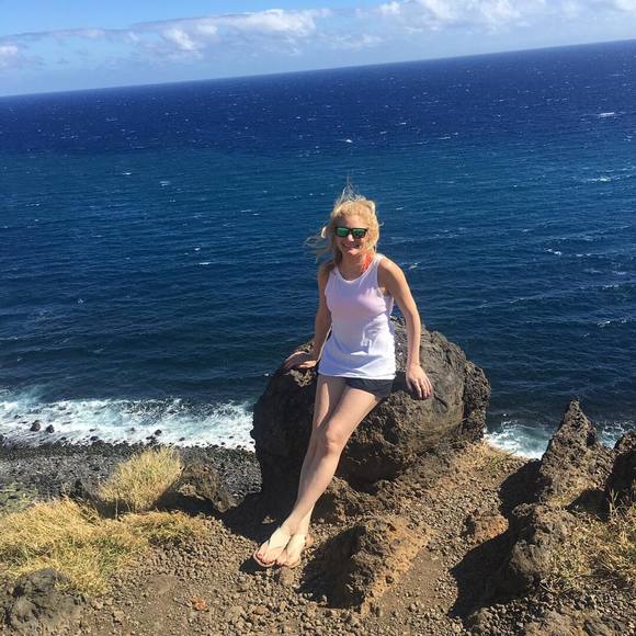 Meet your Posher, Liz - Picture 1 of 1